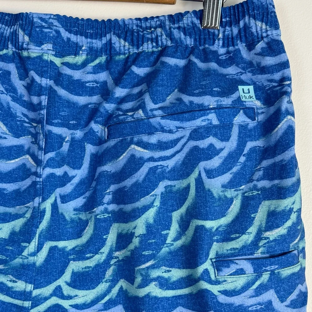 Huk Wave Volley 5.5” Inseam Swim Trunks Shorts Board Sz XL Blue Fishing Outdoors
